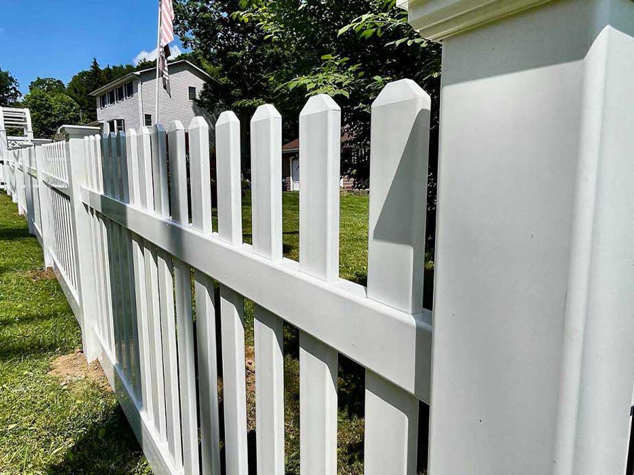 vinyl fence Bedford New York